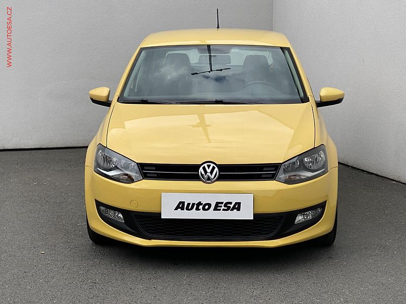 Volkswagen Polo (2010) 1.6 TDi, Comfortline, DSG - fotka 2 z 14