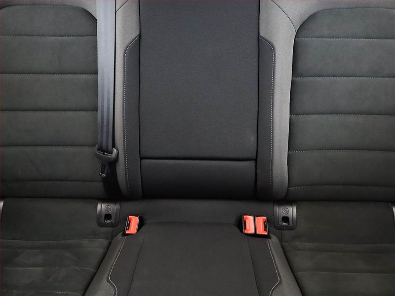 Volkswagen Golf (2018) 1.0 TSI, Tempomat - fotka 8 z 17