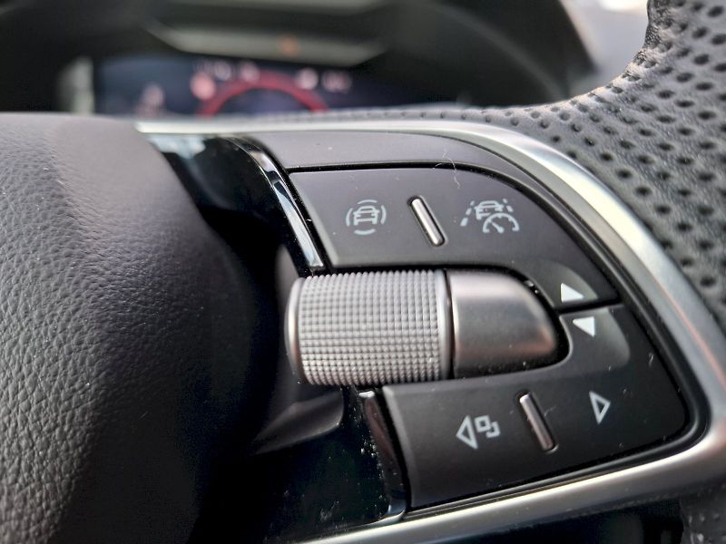 Škoda Karoq (2025) SportLine TD 2.0/110KW A7F - fotka 40 z 46