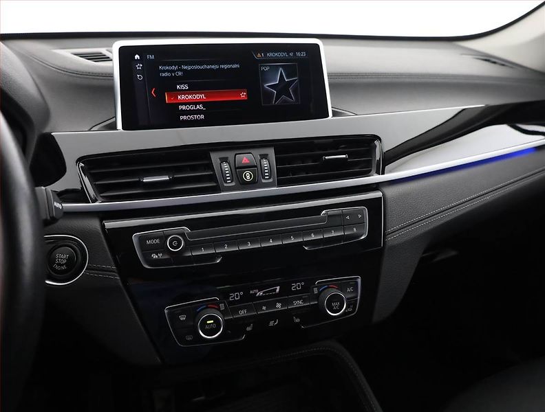 BMW X1 (2020) sDrive18d, Automat, ČR,1.maj - fotka 10 z 20