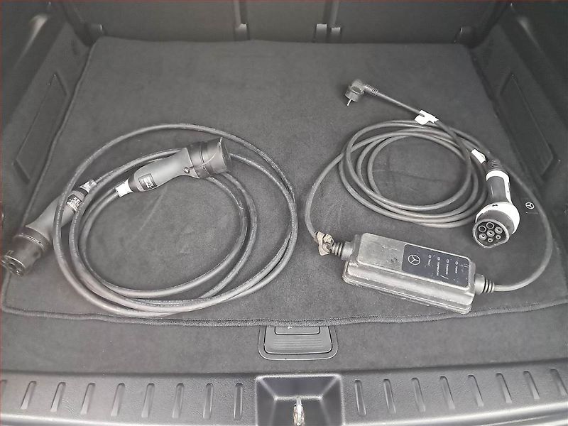 Mercedes-Benz EQB (2022) 350 4MATIC - fotka 21 z 21
