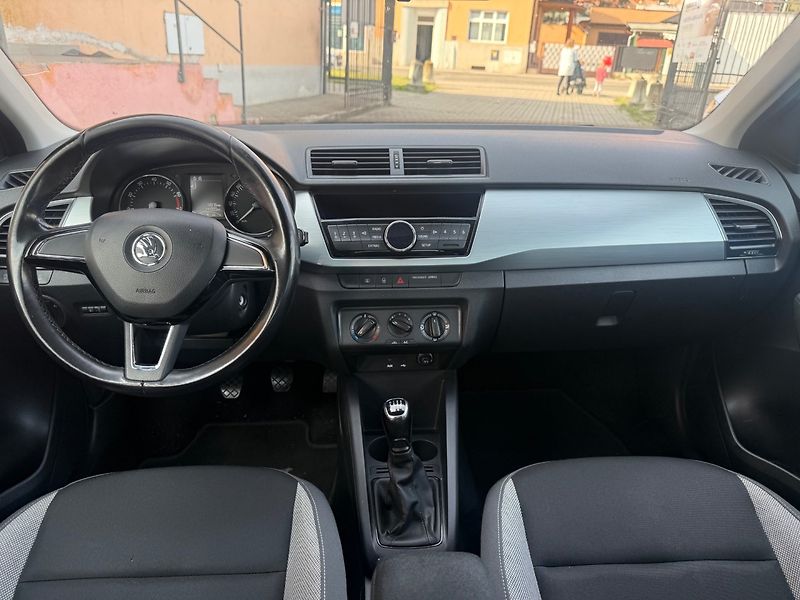 Škoda Fabia (2017) 1.2 TSI 66 Kw -Rozvody řemenem - fotka 7 z 11