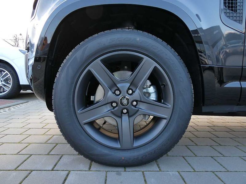 Land Rover Defender (2026) 110 3,0 X-Dynamic SE D250 - fotka 2 z 37