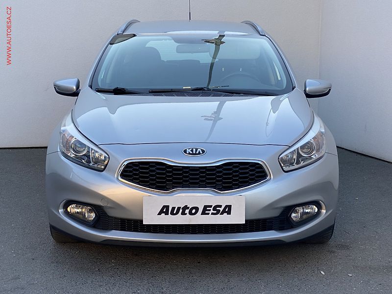 Kia Ceed (2013) 1.4CVVT, Edition, AC, tempo - fotka 2 z 16