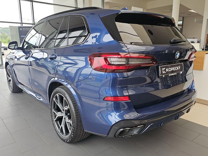 BMW X5 xDrive30d M sportovní paket - fotka 6 z 30