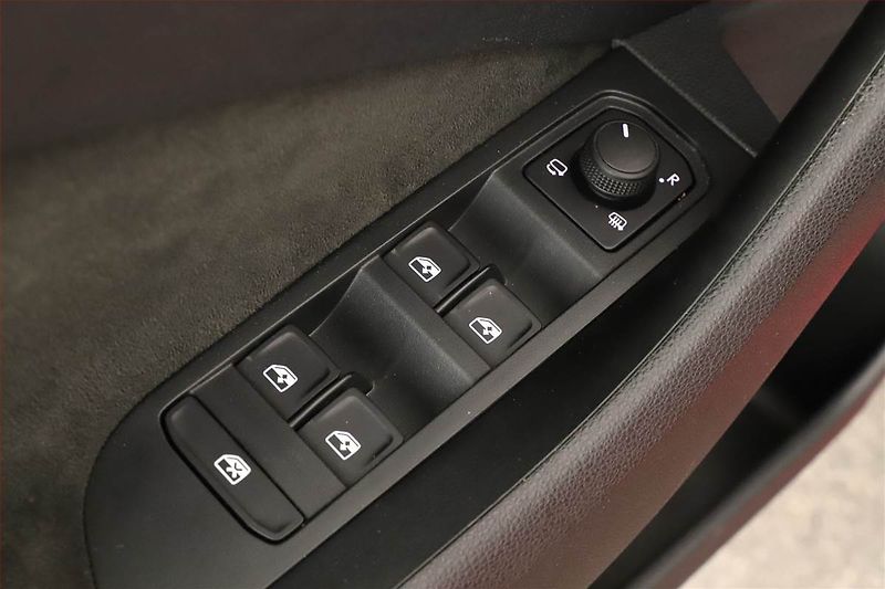Škoda Kamiq (2024) 1.0 TSI, DRIVE, SENZORY - fotka 9 z 19