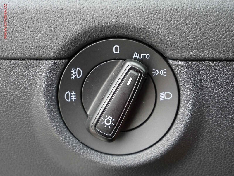 Škoda Octavia (2015) 2.0TDi, DSG, navi, bixen - fotka 12 z 19