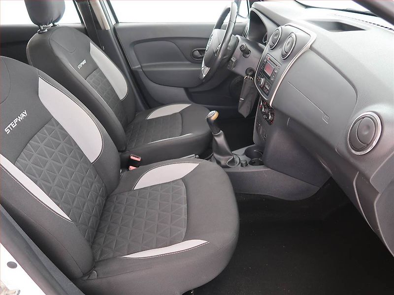 Dacia Sandero (2016) Stepway 0.9 TCe, ČR,1.maj - fotka 9 z 16
