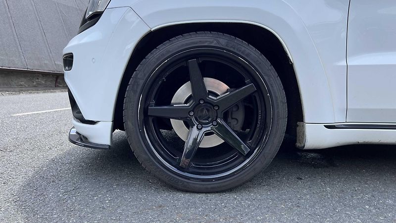 Jeep Grand Cherokee 3.0 CRD V6 SRT paket 184 kW - fotka 24 z 26