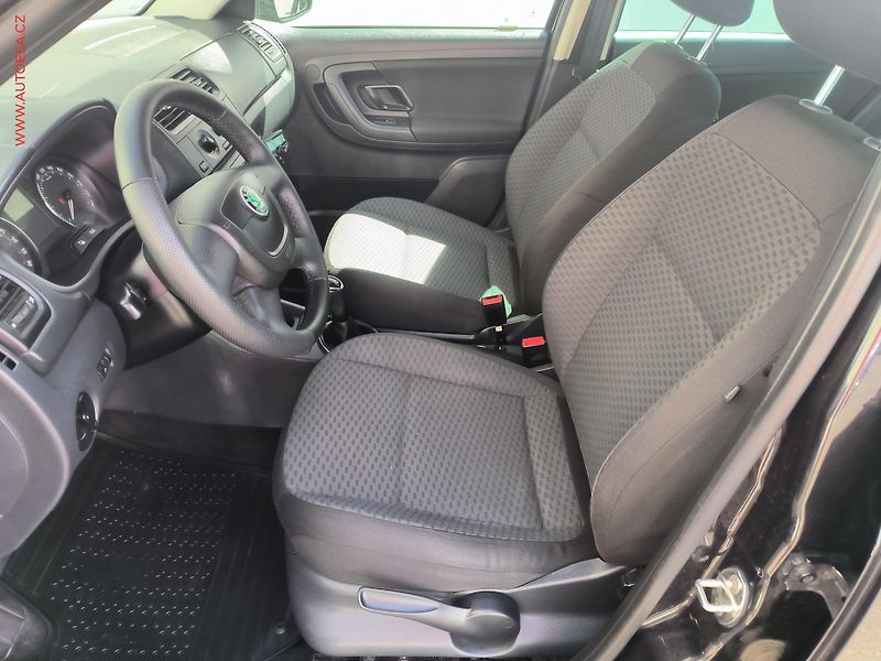 Škoda Fabia (2011) 1.6 TDi, ČR, Ambiente, AC - fotka 9 z 15