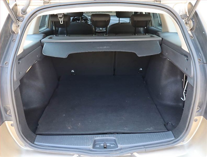 Dacia Logan (2020) 1.0 SCe - fotka 12 z 14