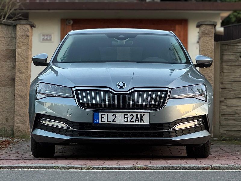 Škoda Superb (2021) 1.4 PHEV 160kW 1.MAJIT. ČR DPH - fotka 2 z 26