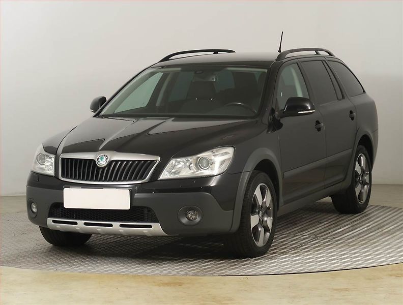 Škoda Octavia (2013) Scout 2.0 TDI, 4X4, Xenony - fotka 2 z 22
