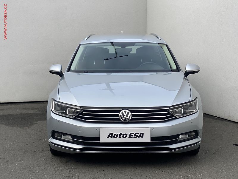 Volkswagen Passat (2016) 1.6 TDi, DSG, navi, AC - fotka 2 z 19