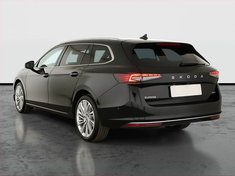 Škoda Superb (2024) 2.0 TDI, L&K, HUD, 360° - fotka 4 z 23