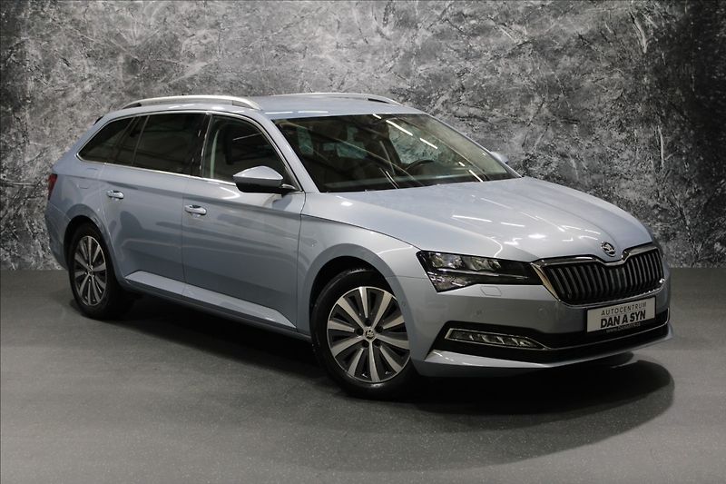 Škoda Superb 2,0 TDI Style REZERVOVÁNO - fotka 2 z 39