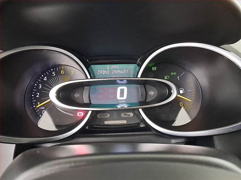 Renault Clio (2015) 1.2 16V, Navi, Tempomat - fotka 11 z 18