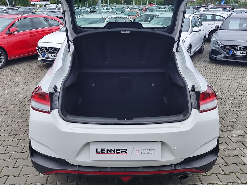 Hyundai i30 1.5 T-GDI/117kW N-Line DCT - fotka 9 z 32
