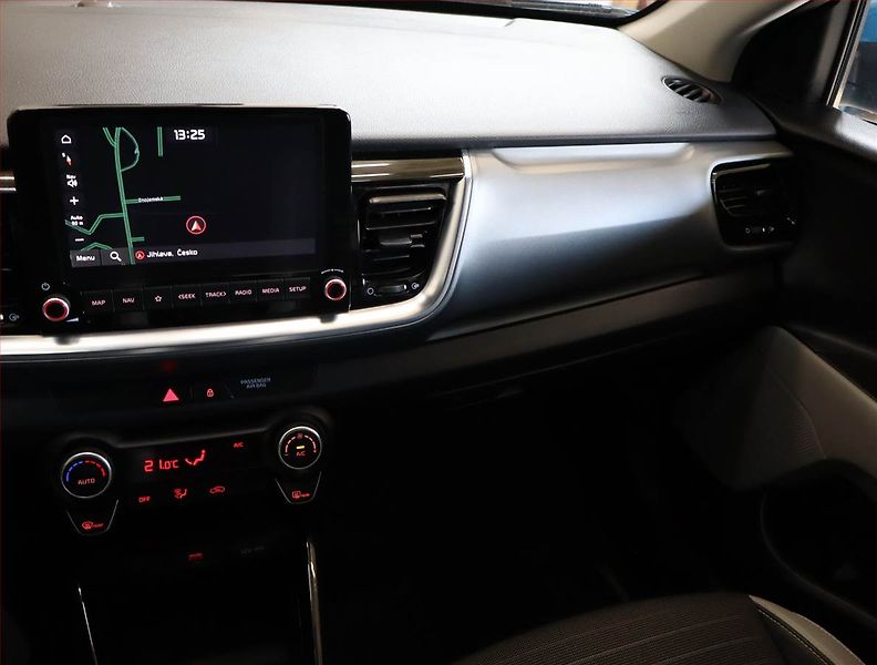 Kia Stonic (2023) 1.2 DPI, ČR,1.maj, Serv.kniha - fotka 8 z 19