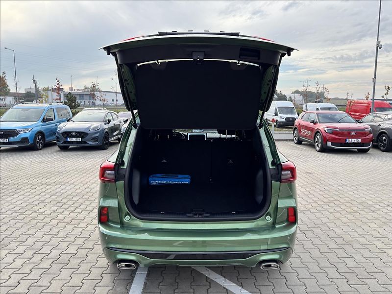Ford Kuga 1,5 EcoBoost 137kW ST-Line - fotka 11 z 37