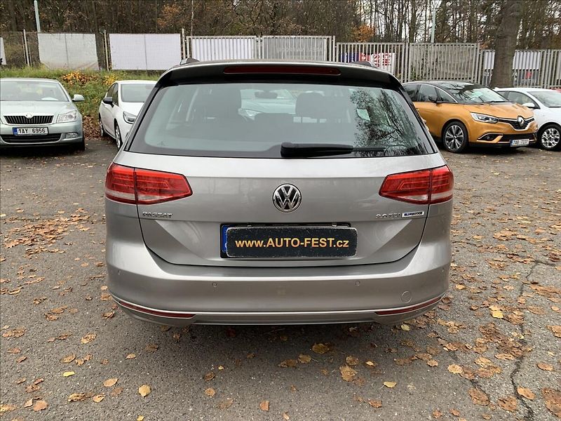 Volkswagen Passat 2,0 TDI,ČR - fotka 7 z 17