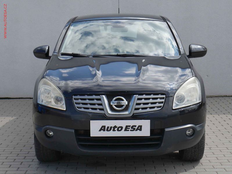 Nissan Qashqai (2009) 2.0dCi 4x4, AC, temp - fotka 2 z 19