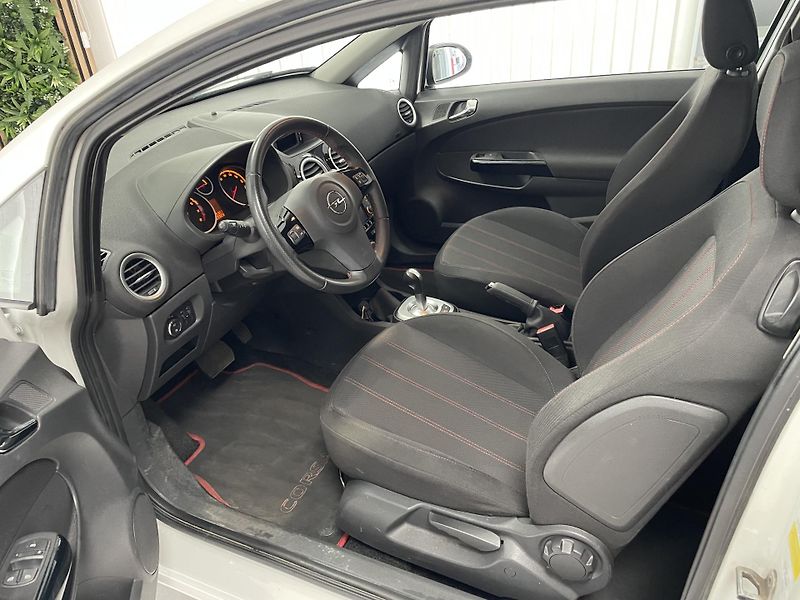 Opel Corsa 1.2 i AUTOMAT REZERVACE  - fotka 16 z 20