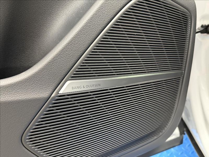 Audi Q8 3,0 50 TDI tiptronic quattro S - fotka 15 z 42