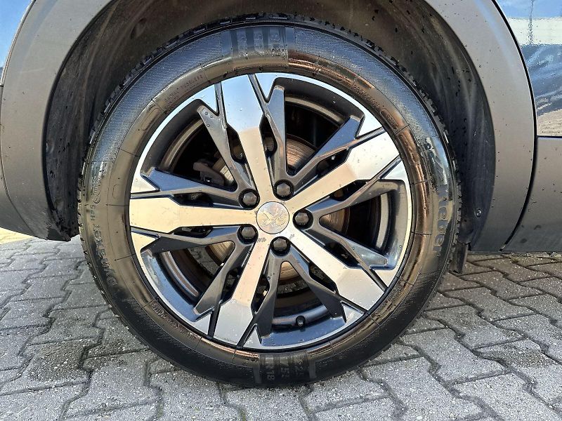 Peugeot 5008 (2017) 2.0 TDI - fotka 27 z 31
