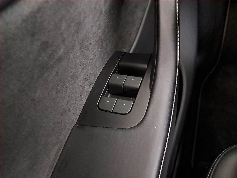 Tesla Model Y (2023) Long Range AWD 79kWh, SoH 93% - fotka 20 z 20