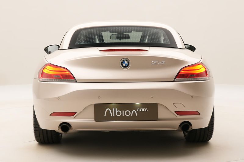 BMW Z4 sDrive 35i N54 AUT CZ 1. maj - fotka 50 z 56
