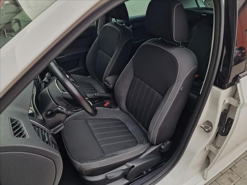 Škoda Fabia 1.0TSI Style, původ ČR,1.Maj. - fotka 35 z 48