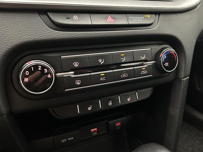 Kia Ceed 1.5 T-GDi  DCT SPIN - fotka 15 z 23