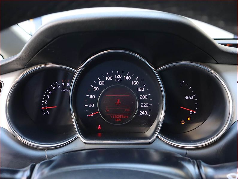 Kia Ceed (2014) 1.4 CVVT, Tempomat - fotka 11 z 17