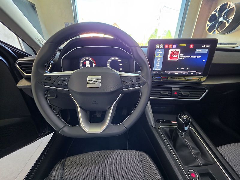 Seat Leon (2024) SP Style 1.5 TSI 115k - fotka 13 z 15