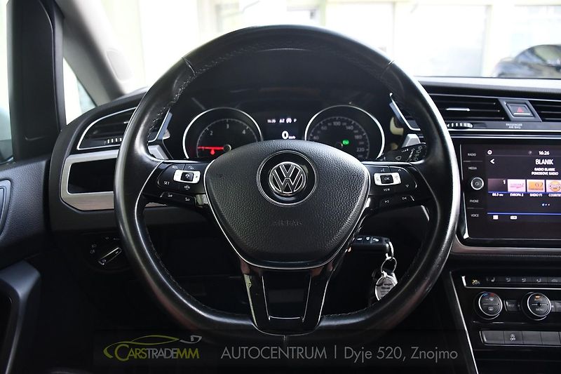 Volkswagen Touran 1.6TDi DSG  - fotka 28 z 48