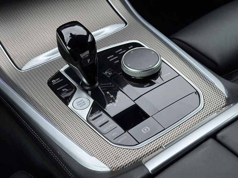 BMW X5 xDrive30d - fotka 12 z 22