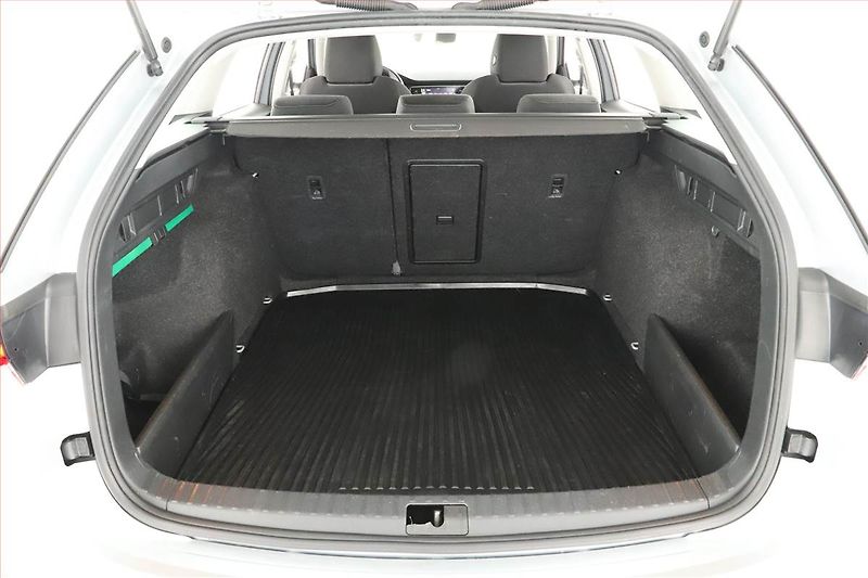 Škoda Octavia (2023) Ambition 2.0 TDI, ČR,1.maj - fotka 15 z 16