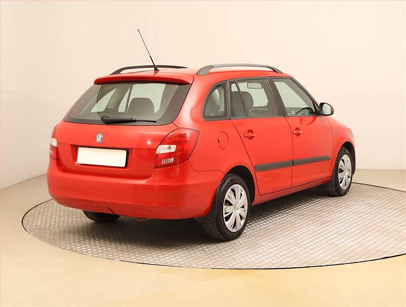 Škoda Fabia (2008) Ambition 1.2 12V, ČR,1.maj - fotka 5 z 16