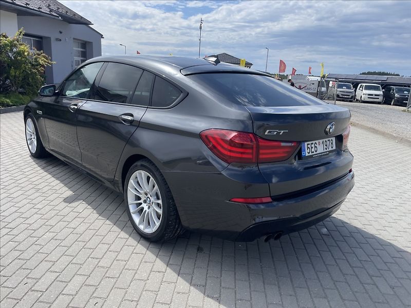 BMW Řada 5 3,0 GT 190kw 530d M-Paket Pano - fotka 3 z 37
