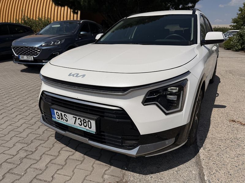 Kia Niro (2023) 1.6 GDI,HEV,ČR,5,5 L/100KM - fotka 2 z 22