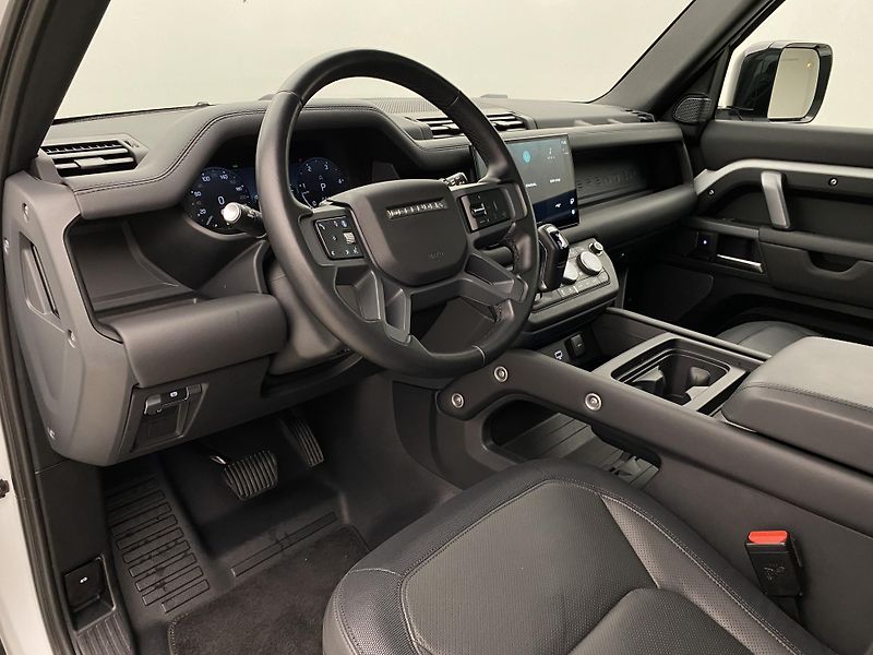 Land Rover Defender 110 D300 X-DYNAMIC HSE AWD AUT - fotka 4 z 49