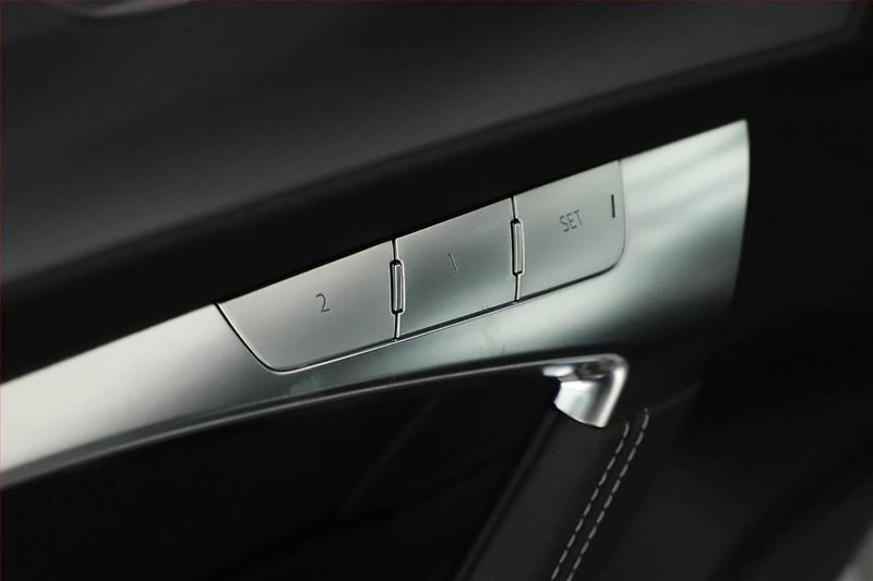 Audi A6 (2022) 55 TFSI e - fotka 10 z 20