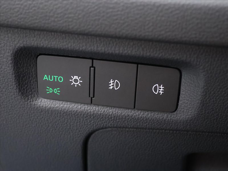 Škoda Octavia 2,0 TDI 110kW DSG Matrix DPH - fotka 15 z 30