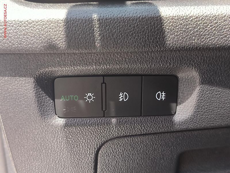 Škoda Octavia (2021) 1.5 TSi, 2.maj,ČR, Ambition - fotka 21 z 25