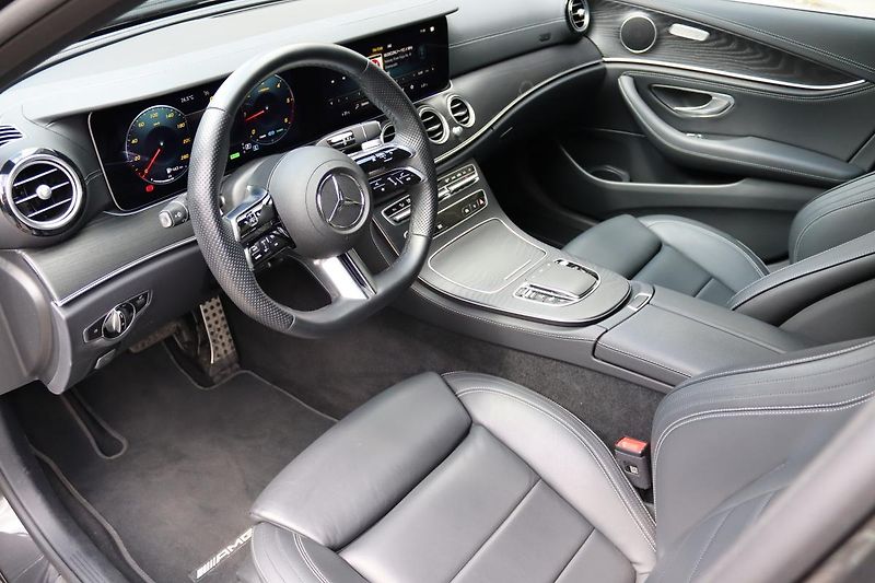 Mercedes-Benz Třídy E E 300D 4MATIC KOMBI AMG 195kW - fotka 20 z 50