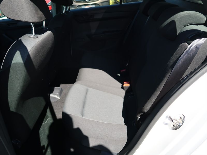 Škoda Fabia 1,0 TSi,70kW,1majČR,klima,DPH - fotka 16 z 24