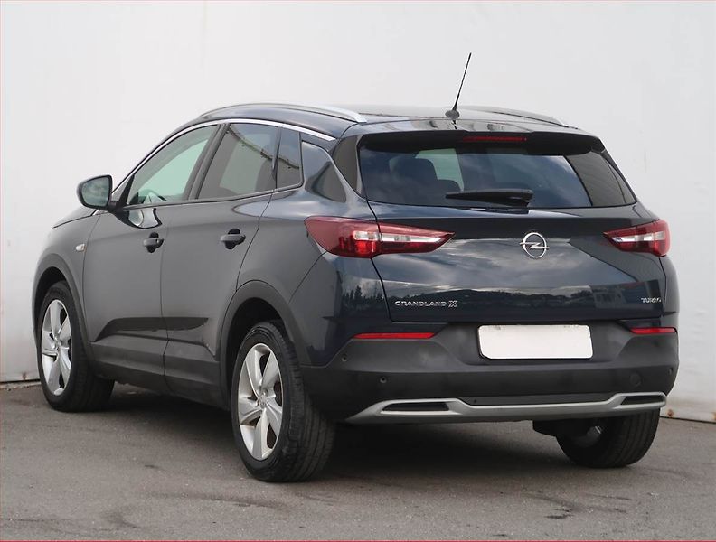 Opel Grandland X (2018) Innovation 1.2 Turbo - fotka 4 z 21