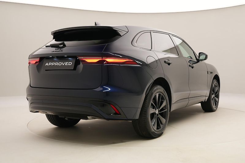Jaguar F-Pace P250 SE R-DYNAMIC AWD AUT  - fotka 12 z 43
