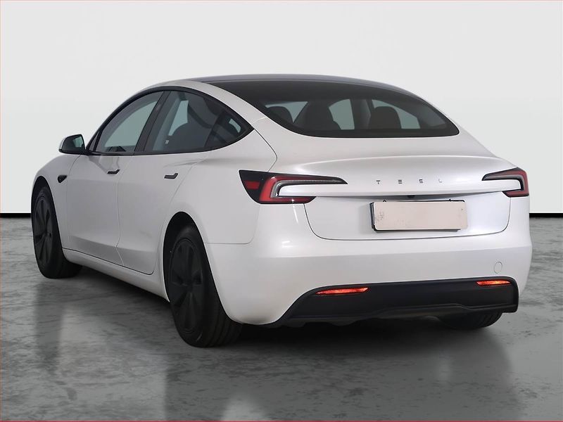 Tesla Model 3 (2024) Standard Range 60kWh, SoH 94% - fotka 4 z 19